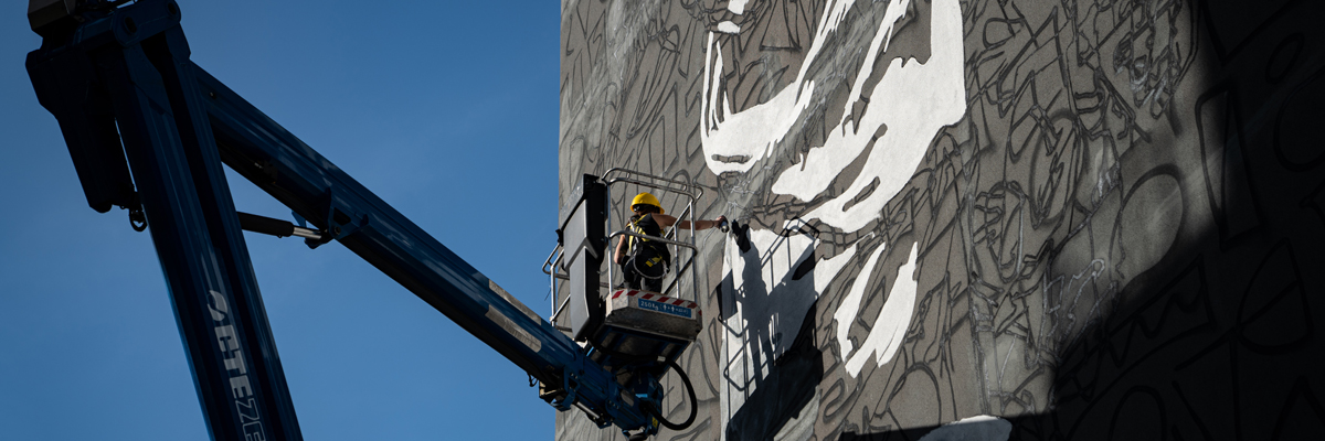 No Barriers Dismantle Themselves: JDL Paints “Outside In” – In Rome