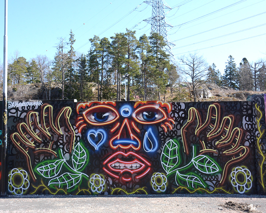 Suède - Panneau Skola et graffiti à Gamla Stan -  - Récits  de voyages et photos du monde
